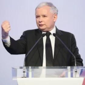 Kaczyński: już sama obecność pomnika jest skandalem