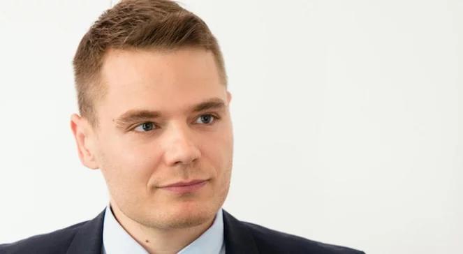 Christopher Dembik (Saxo Bank): euro będzie w dalszym ciągu tracić na wartości