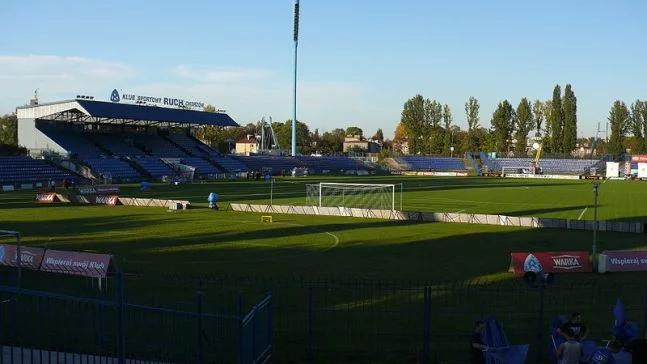 Demonstracja. Kibice Ruchu Chorzów chcą stadionu