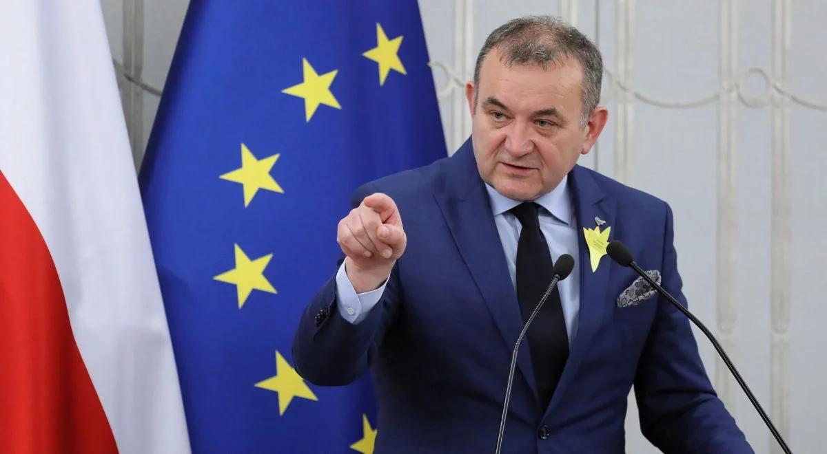 Będzie wniosek do komisji o ukaranie senatora Gawłowskiego. "Niszczy autorytet Izby i obraża rząd"