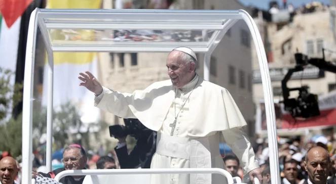 Papież: wstydzimy się przed Bogiem z powodu losu, jaki spotyka dzieci