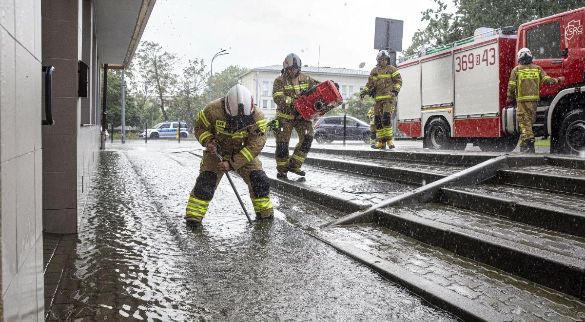 Poniedziałek pod znakiem ulew, burz i alertów. Synoptycy ostrzegają pół Polski