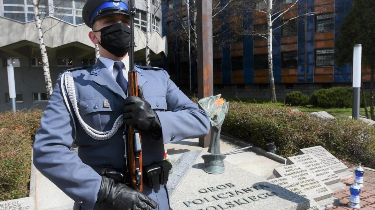 W Katowicach upamiętniono policjantów, ofiary zbrodni katyńskiej