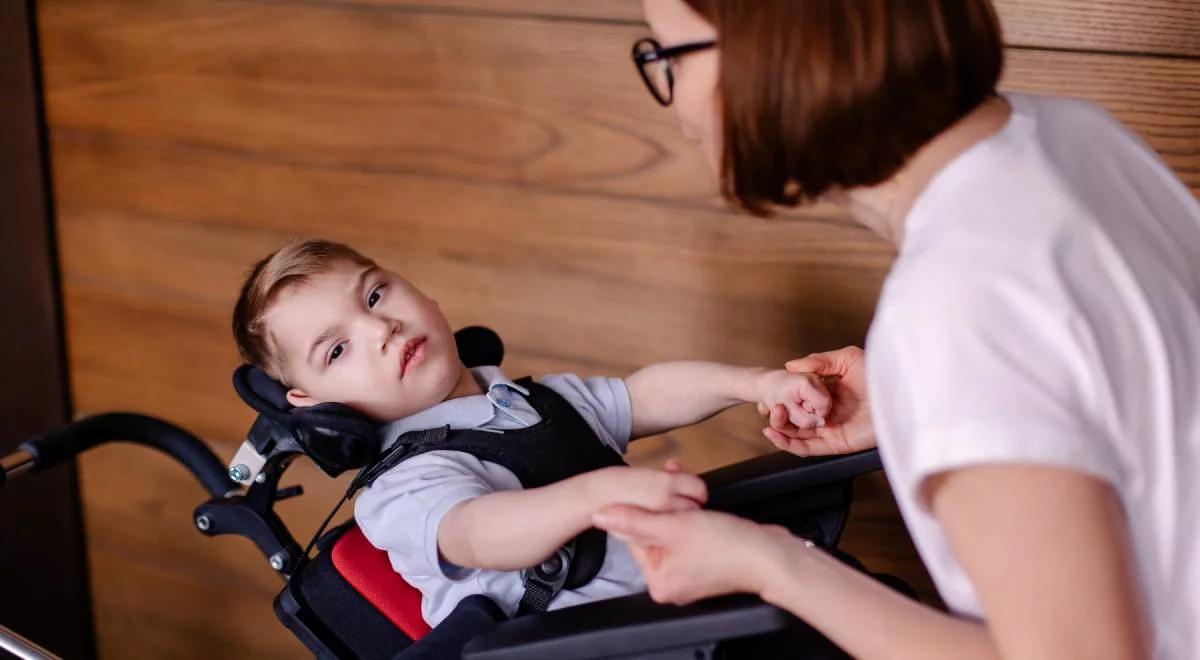 Nowe świadczenia dla osób z niepełnosprawnością. Prof. Dudzińska: bałagan w systemie, który i tak jest skomplikowany