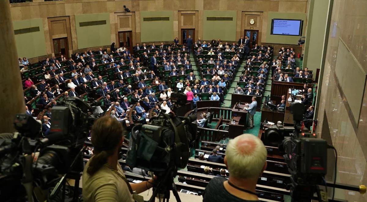 PiS z dużą przewagą nad KO. Słaby wynik Trzeciej Drogi. Nowy sondaż