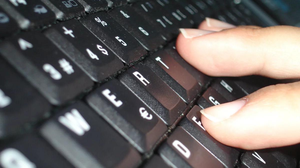Kara za wpis w internecie. Obrażała Syryjczyków