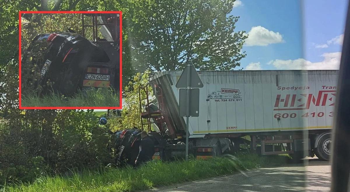 Śmiertelny wypadek koło Dobrego Miasta. Wjechał wprost pod ciężarówkę
