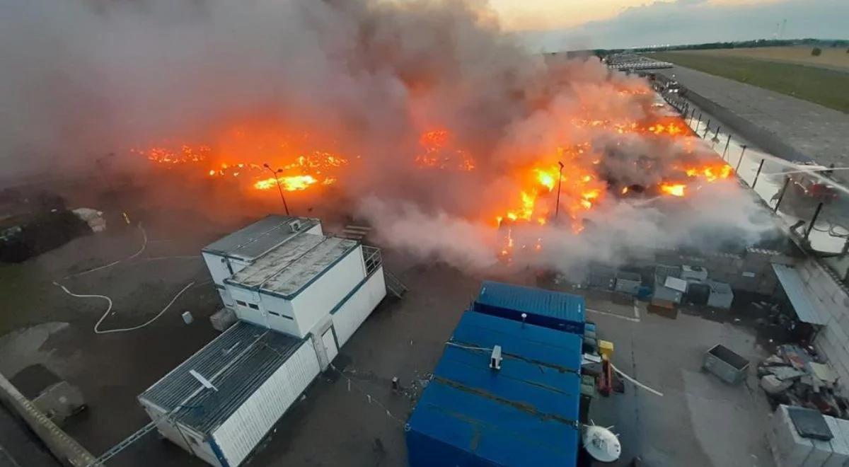 Tragiczny finał pożaru, który wybuchł w nocy. Podczas powrotu do bazy zginął strażak