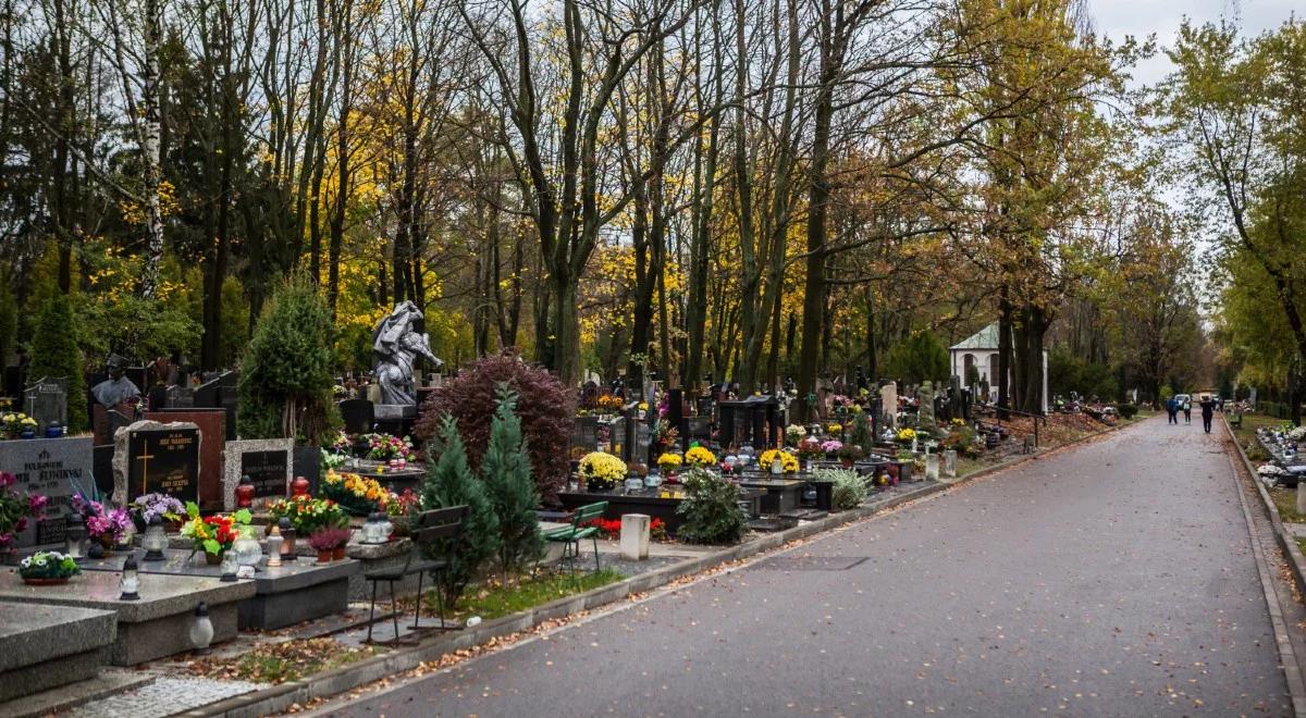 "Karygodny skandal". Miejsce na Powązkach dla generała z PRL