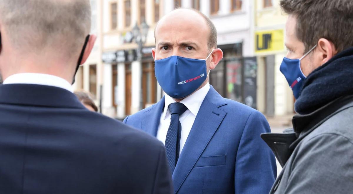 "Wielka awantura w PO". Zatrzymana konferencja i tajne badania, które pokazują 3 proc. poparcia dla linii partii