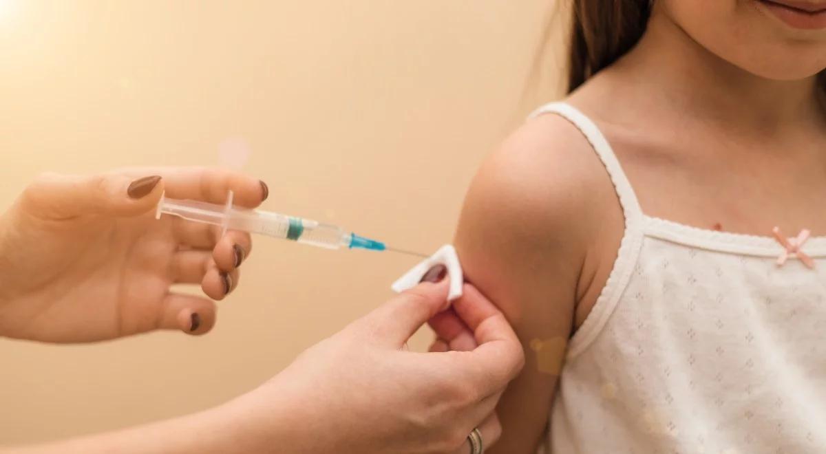 Szczepienie osób poniżej 16. roku życia w USA? Wnioskuje o to Pfizer