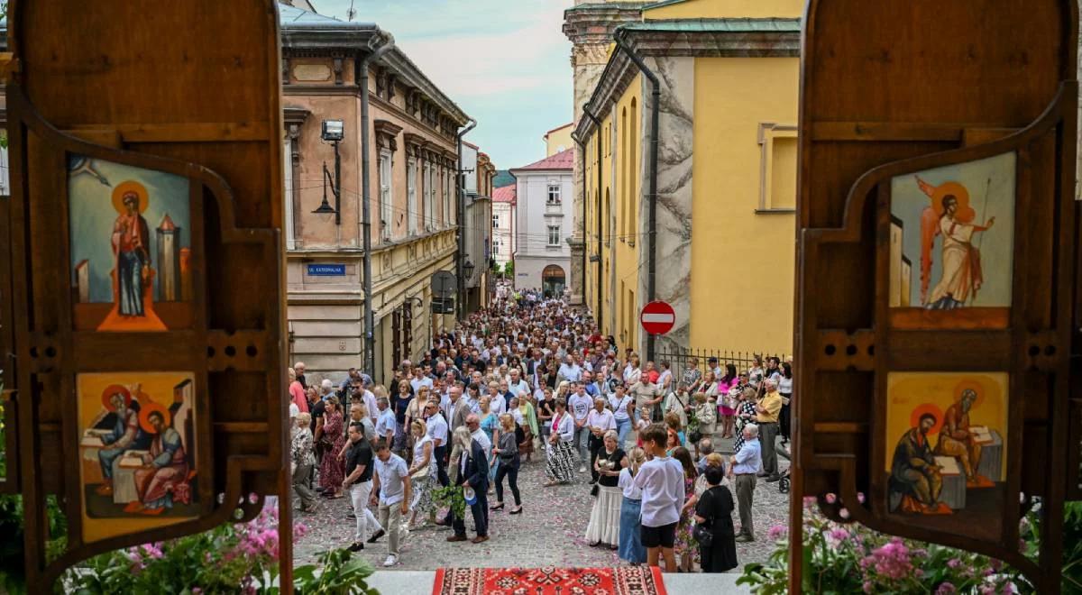 Duchowość i wspólnota - religijne życie polskich seniorów