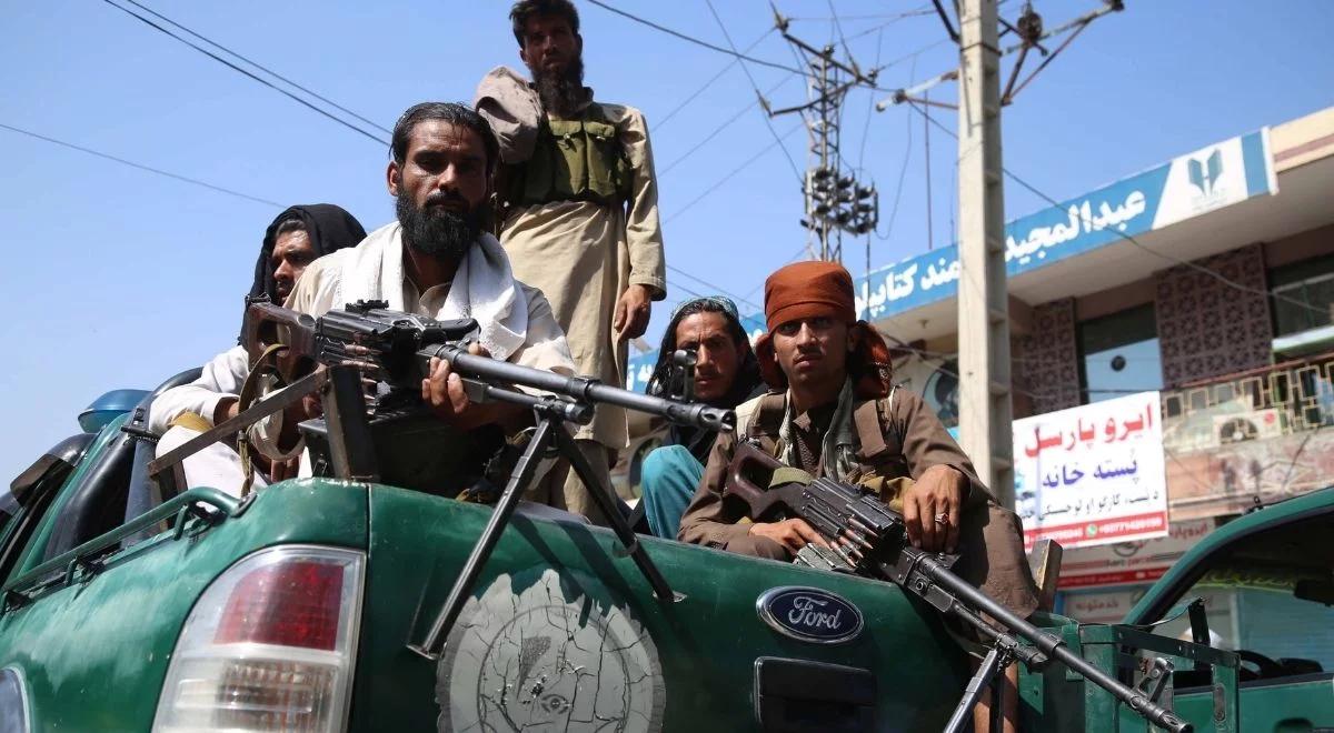 Afganistan: protest w Dżalalabadzie. Talibowie oddali strzały, są zabici i ranni