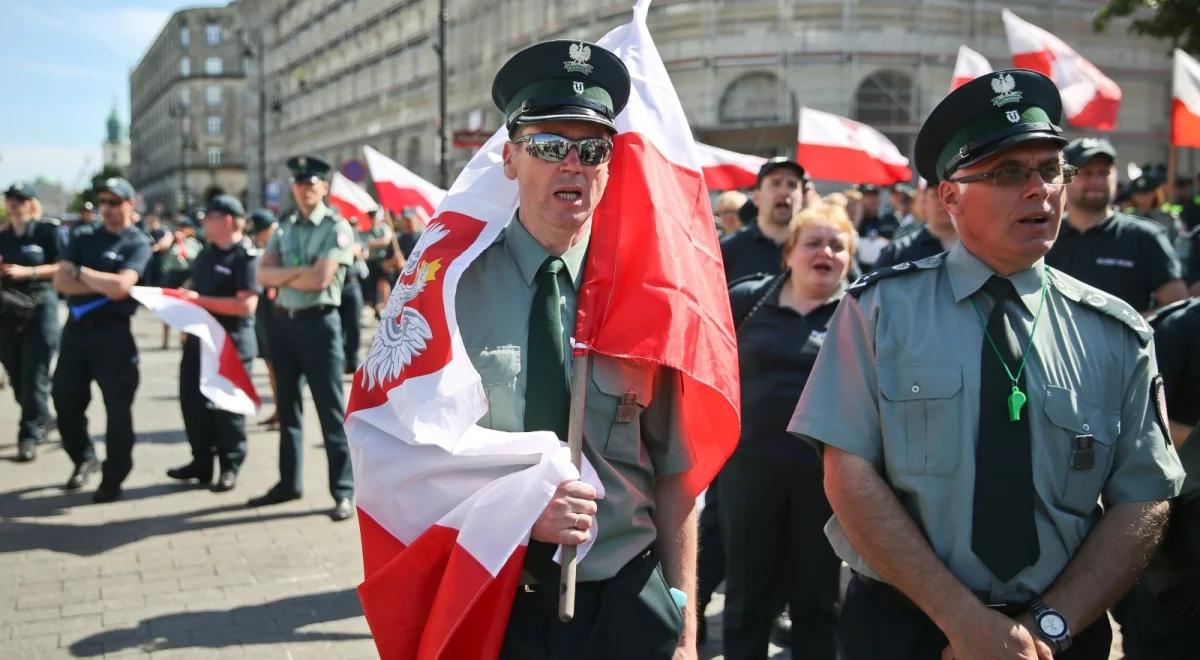 Funkcjonariusze służby celnej protestują przeciwko jej likwidacji