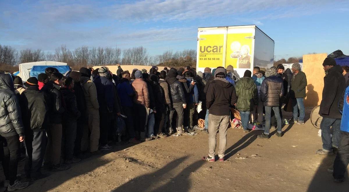 Ewakuacja nieletnich mieszkańców "dżungli". W tle spór z Londynem