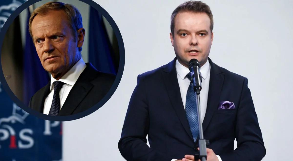 Rzecznik PiS: Tusk sieje negatywne emocje i kieruje się żądzą zemsty. Chce odwrócić uwagę od obietnic wyborczych