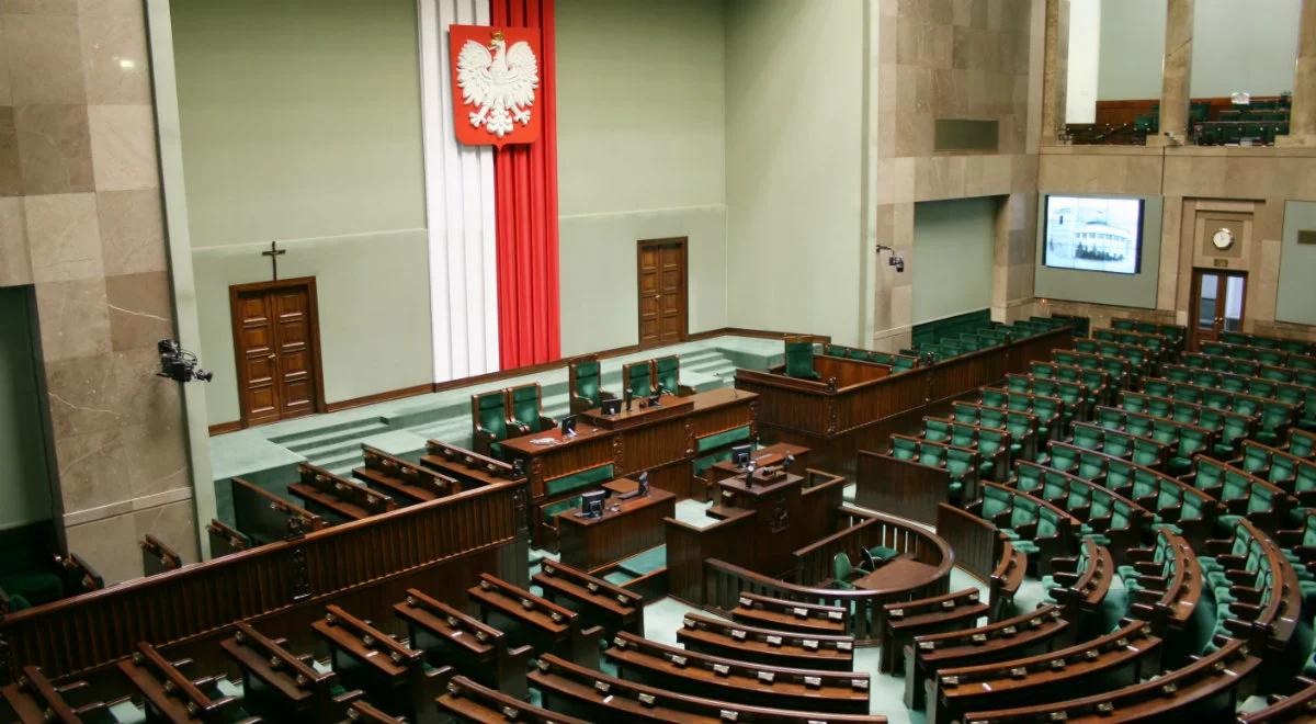 Sejmowa komisja za obniżeniem uposażeń i diet poselskich za naruszanie powagi izby 