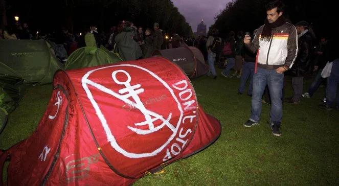 Ruch "oburzonych" dotarł do Brukseli. Okupują park