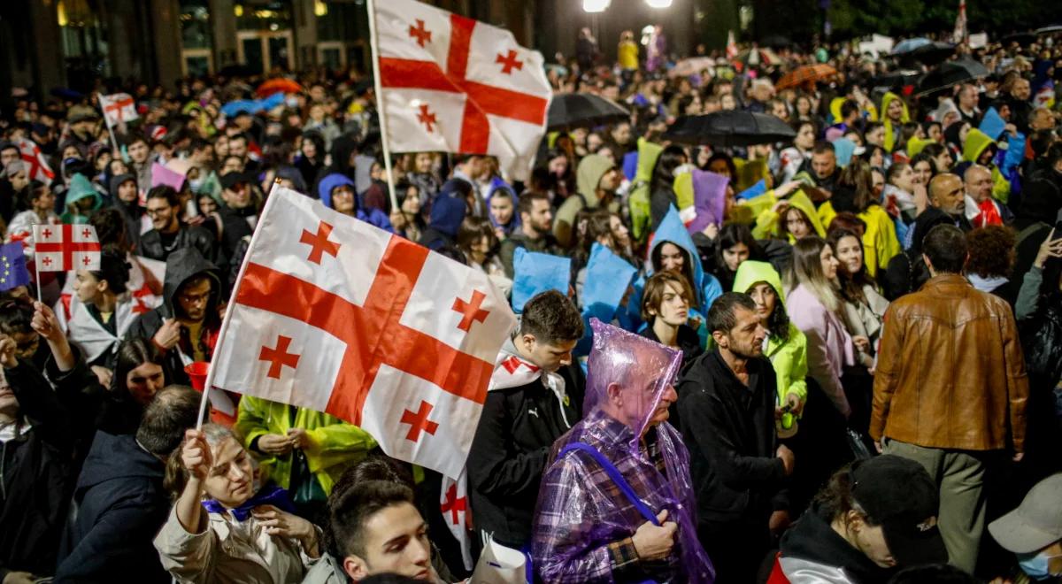 Protesty w Gruzji. Sprzeciw wobec ustawy o "zagranicznych agentach"