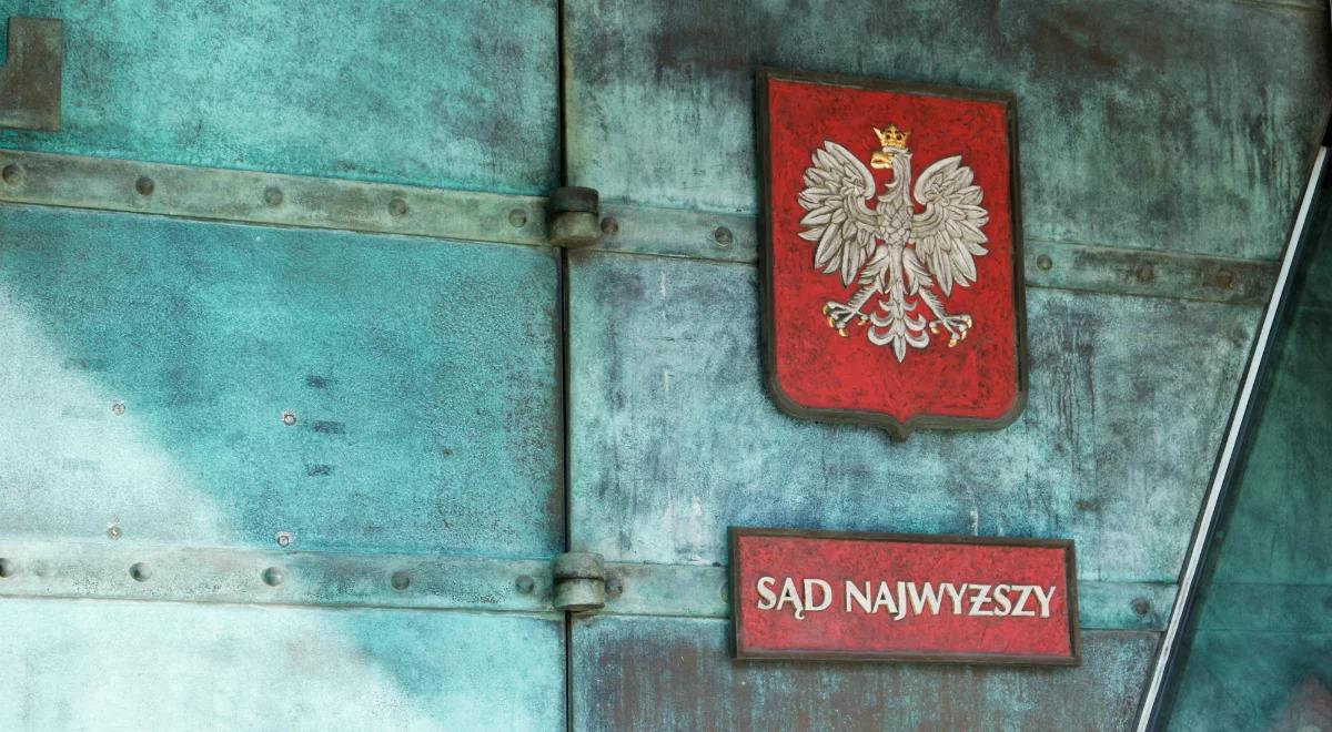 Dwóch sędziów Sądu Najwyższego w stanie spoczynku wzięło udział w rozprawie