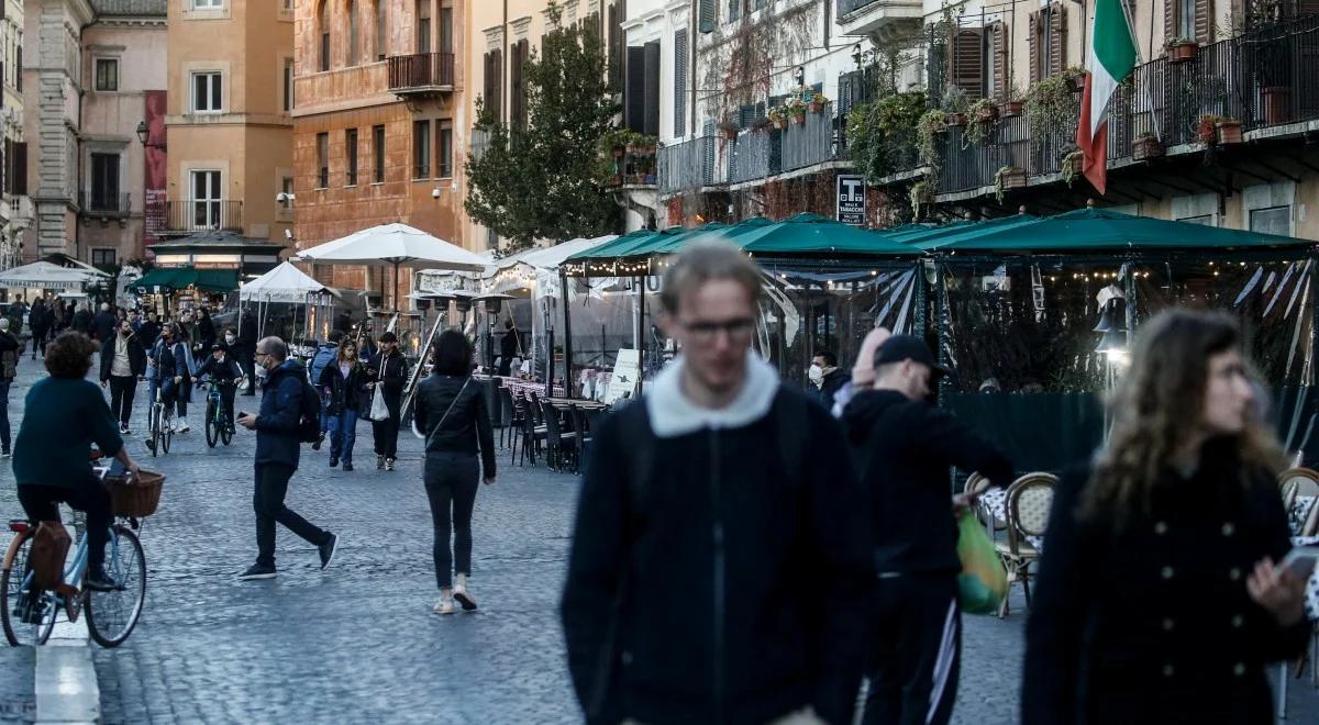 "Znak nadziei dla wszystkich Włochów". Nie trzeba będzie już nosić maseczek na zewnątrz