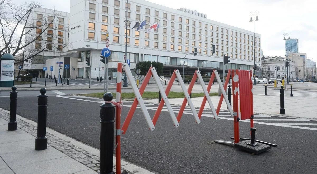 Bliskość szpitala, trzy posiłki dziennie, opieka medyczna. Powstają specjalne izolatoria