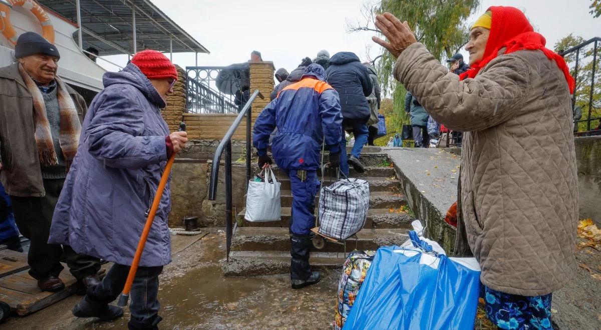 Siły rosyjskie przygotowują wycofanie z Chersonia. Chcą stworzyć tam warunki nie do życia