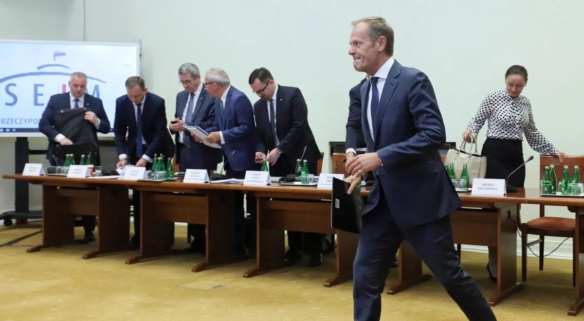 Donald Tusk przed komisją VAT. "Uwiarygodnienie narracji PiS"