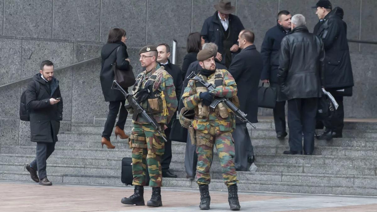 Belgowie podnoszą poziom zagrożenia terrorystycznego. Do Antwerpii przyjeżdża Gert Wilders