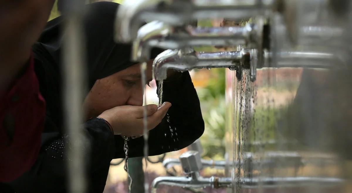Alkohol zamiast wody w kranie. Zdumienie mieszkańców indyjskiego bloku