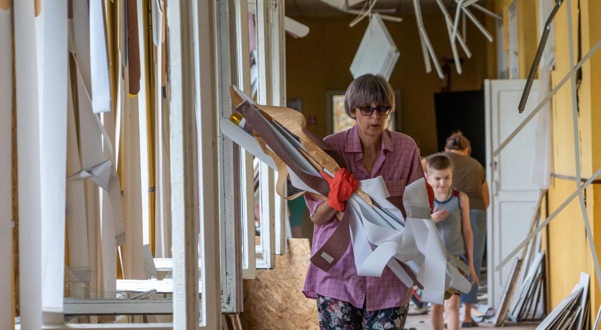 Rosjanie traktują ludność cywilną jak żywą tarczę. Władze wzywają do ewakuacji [ZAPIS RELACJI]