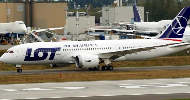 LOT poprawia wyniki. Druga transza pomocy później