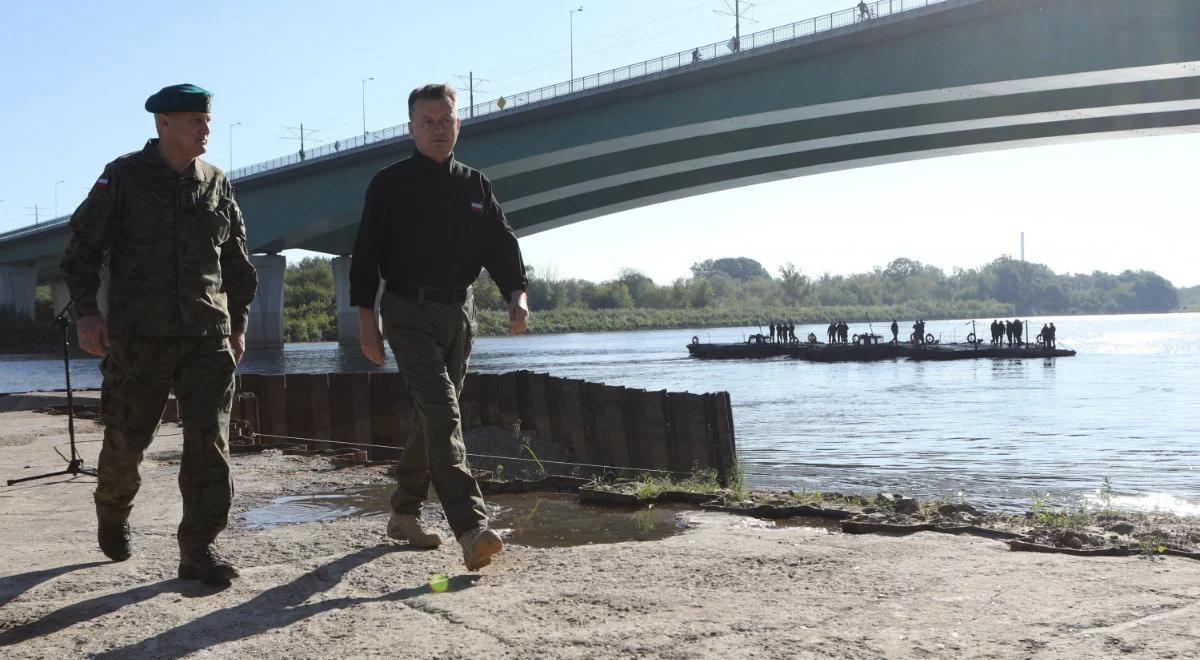 Budowa mostu pontonowego na Wiśle. Szef MON zdradza, kiedy będzie gotowy