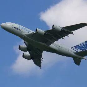 Przymusowe lądowanie Airbusa A380. Największy samolot pasażerski świata opuścił warszawskie lotnisko