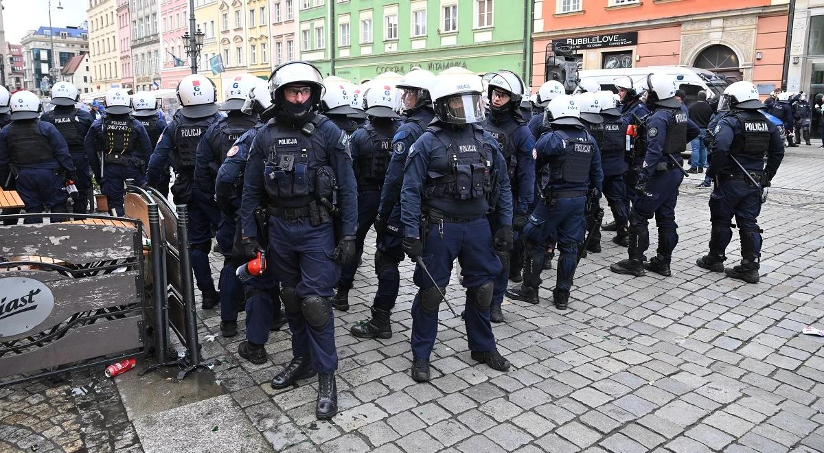 Tysiąc interwencji policji po finale Ligi Konferencji. Pracowita noc dla służb