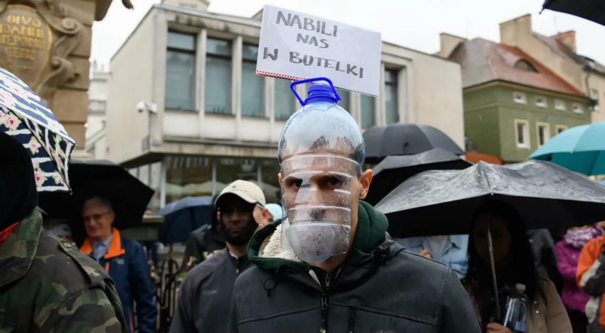 Protesty antymaseczkowców. Policja wystawiła setki mandatów i wniosków do sądu