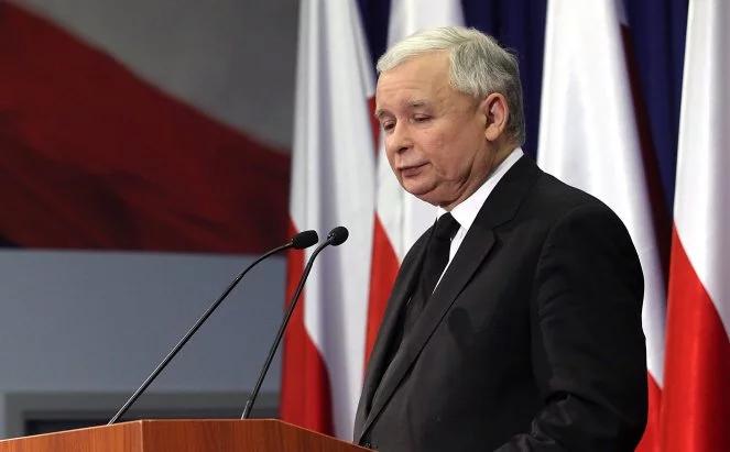 Kaczyński o krzyżu: niszcząc tradycję, niszczą naród