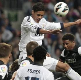 Raphael Varane może nie zagrać przez sześć tygodni