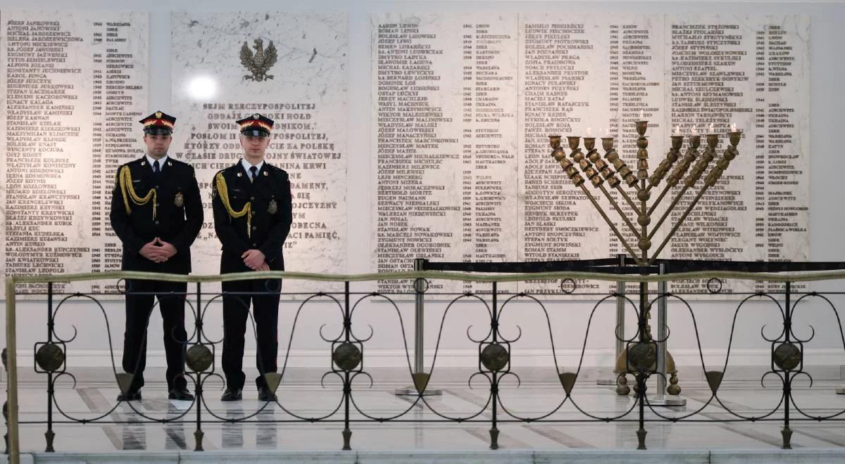 Jest postępowanie prokuratury po zachowaniu Grzegorza Brauna. Chodzi o zakłócanie obrządku religijnego