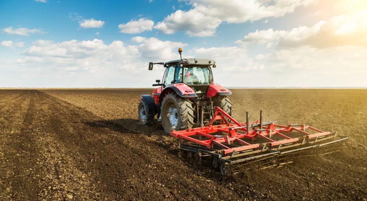 Dopłaty bezpośrednie dla rolników. MRiRW: w tym roku pula środków jest wyższa o blisko 170 mln euro