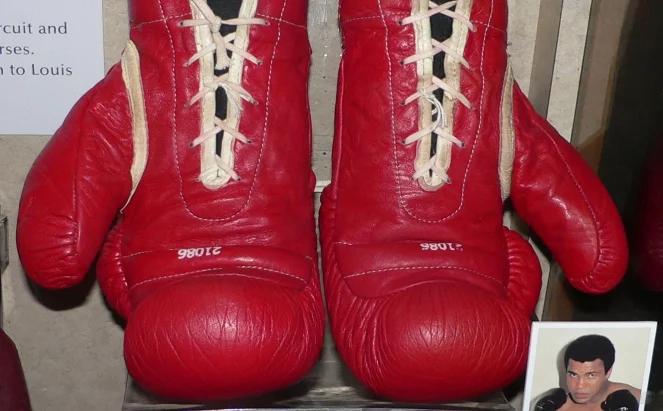 Muhammad Ali i najdroższe rękawice bokserskie świata