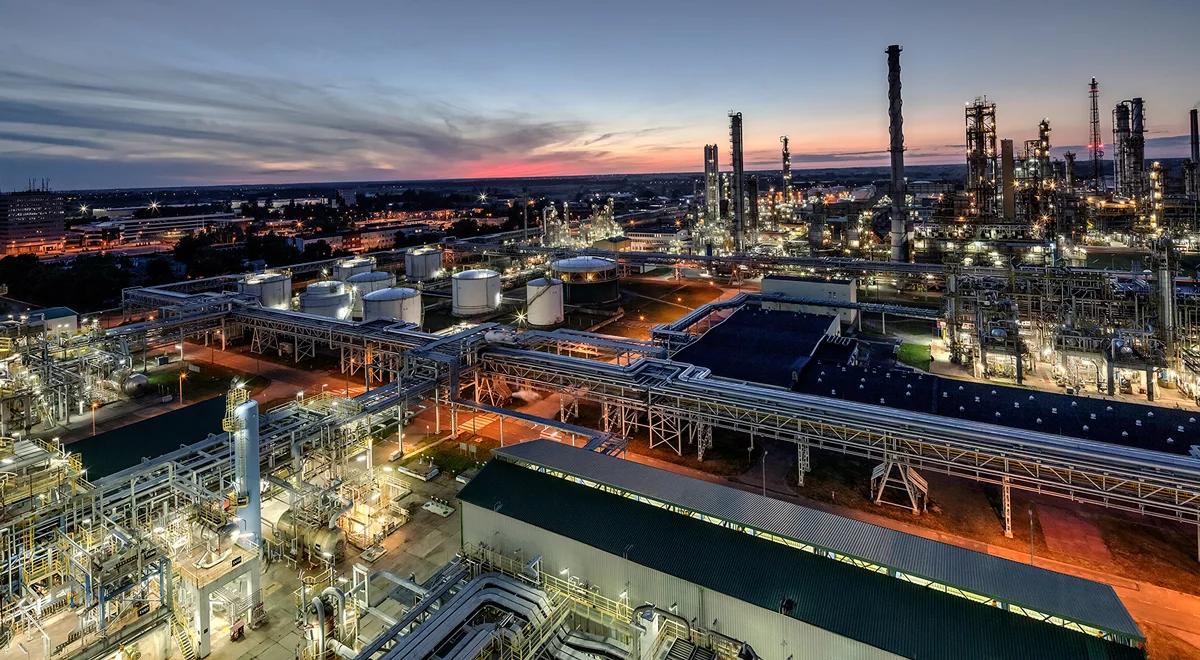 Zakup czeskiego Unipetrolu przez PKN Orlen. "Chwała, że doszło do tej transakcji" 