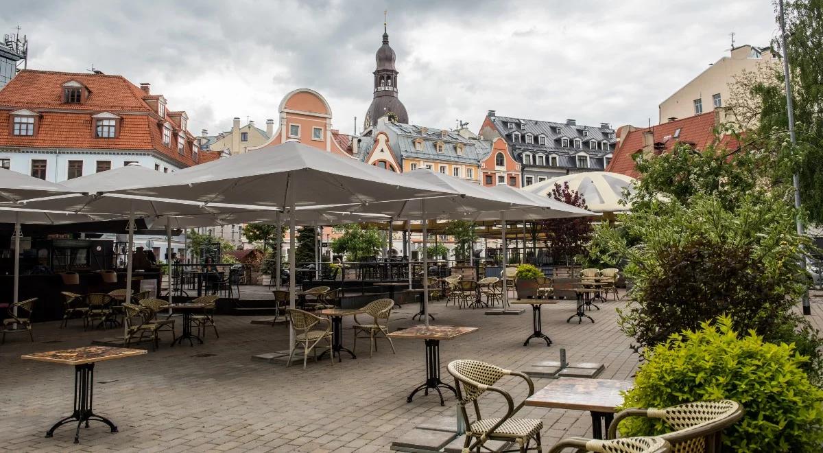 Godzina policyjna, zamknięte sklepy, restauracje, szkoły. Łotwa wprowadza lockdown