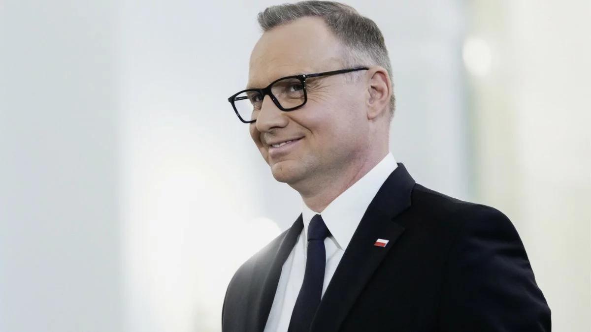 "To ja". Prezydent napisał książkę. Pomagał mu znany dziennikarz