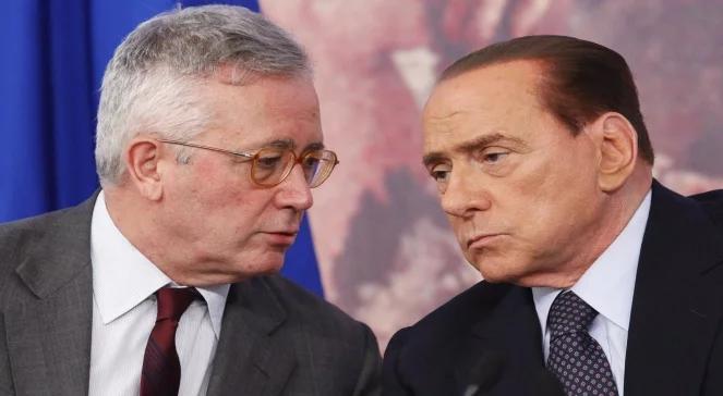 Berlusconi przerwał wakacje, spotyka się z bankowcami