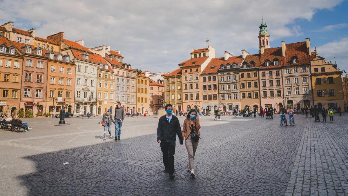 Strach przed COVID-19. Zobacz, ilu Polaków obawia się zachorowania