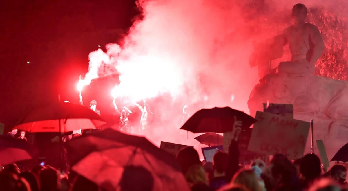 "Skali agresji nie da się niczym uzasadnić". Premier o protestach związanych z wyrokiem TK