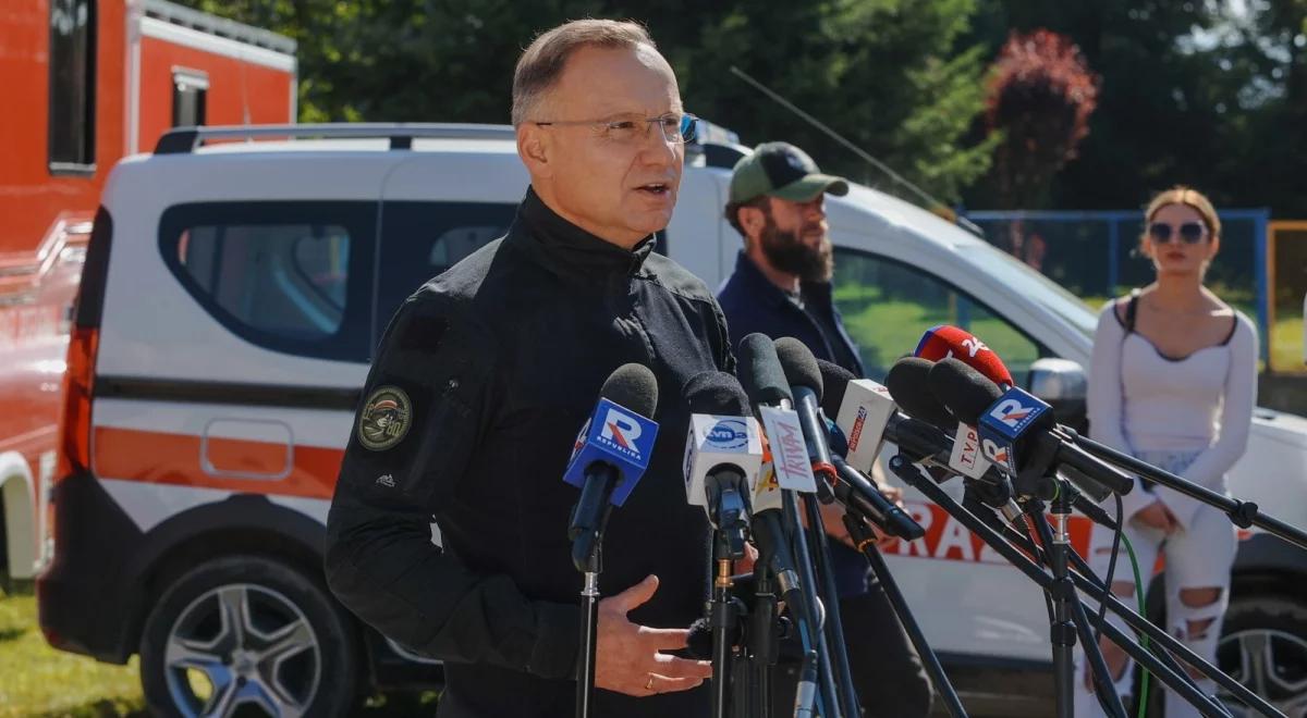 Prezydent odwiedził powodzian. Wyjaśnił, dlaczego nie przyjechał wcześniej