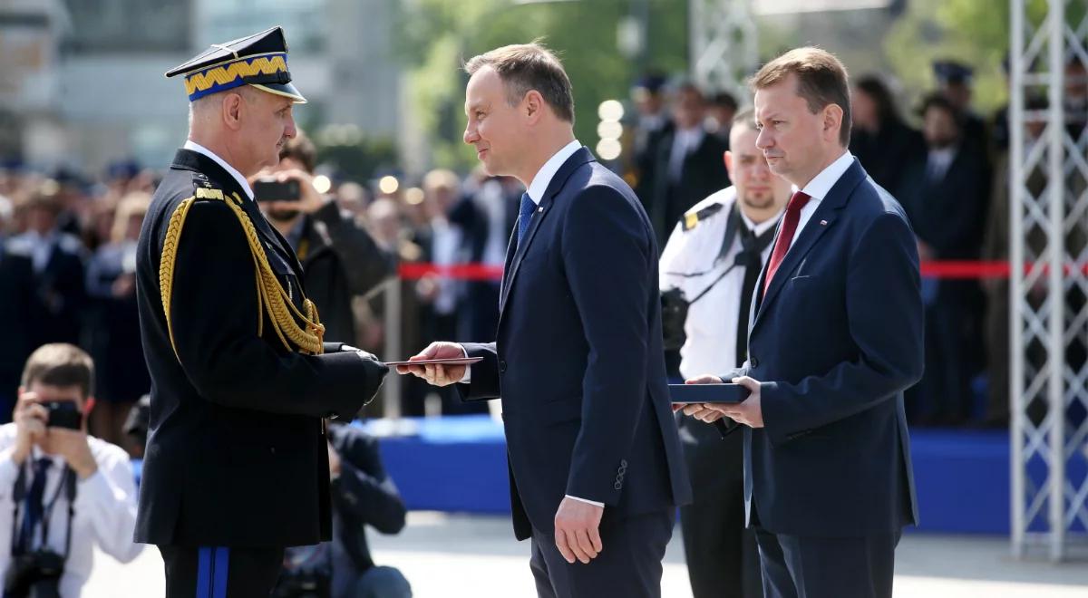 Prezydent wręczył nominacje generalskie sześciu oficerom PSP