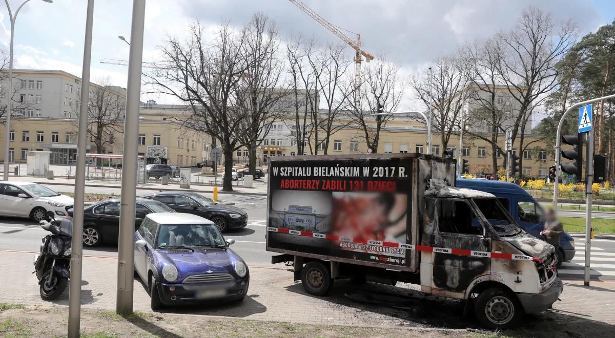 Pożar samochodu fundacji Pro-Prawo do Życia. Dzierżawski: bandytyzm środowisk aborcyjnych jest problemem